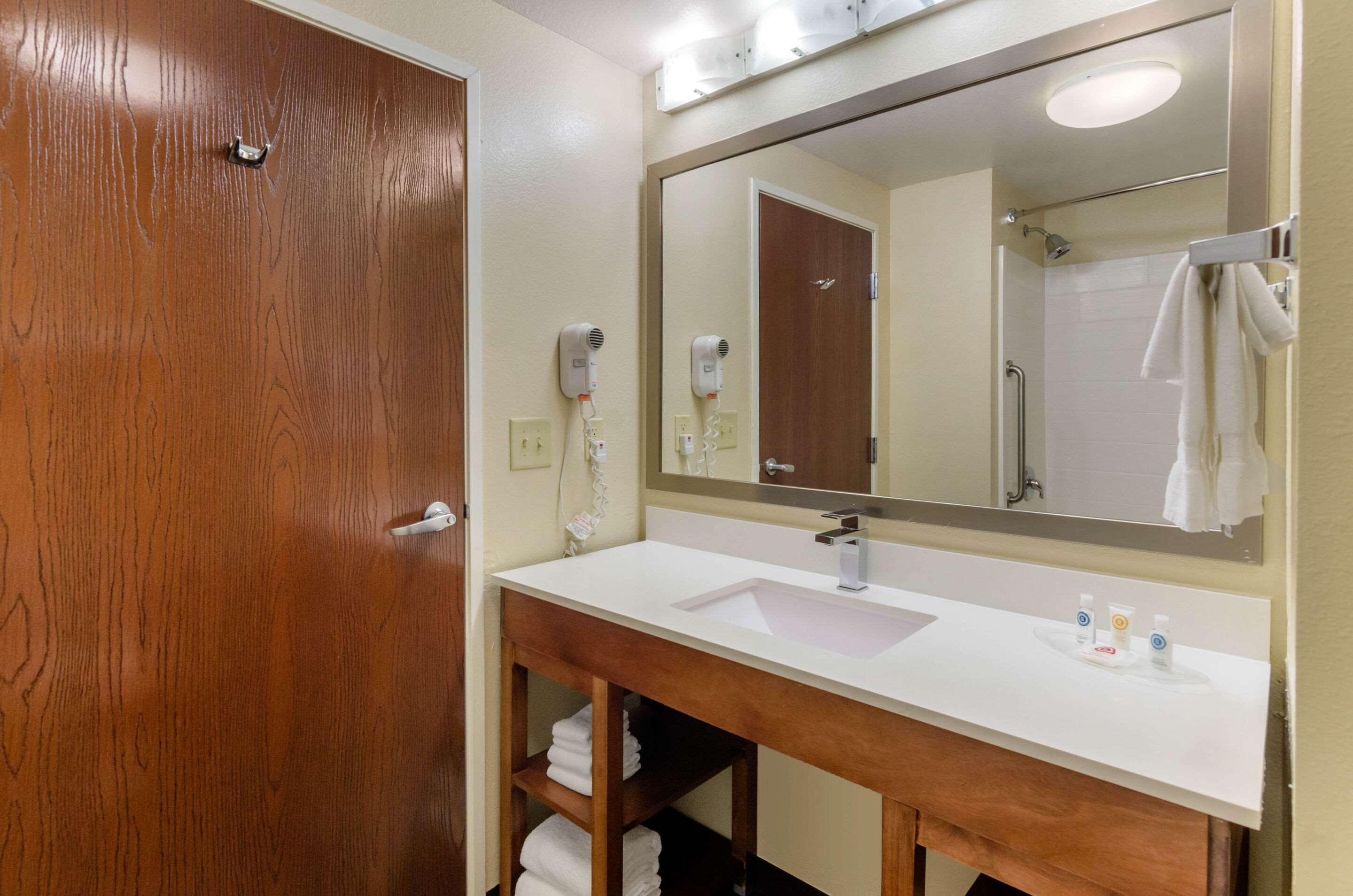 Comfort Suites Abingdon I-81 Экстерьер фото