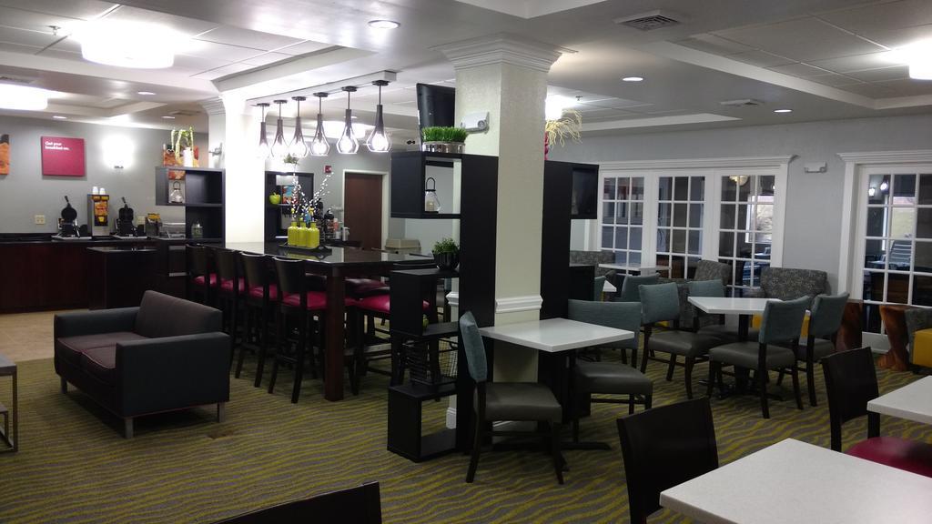 Comfort Suites Abingdon I-81 Экстерьер фото