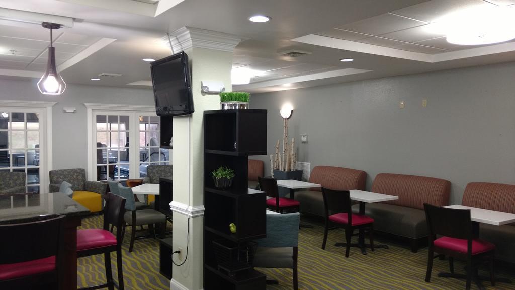 Comfort Suites Abingdon I-81 Экстерьер фото