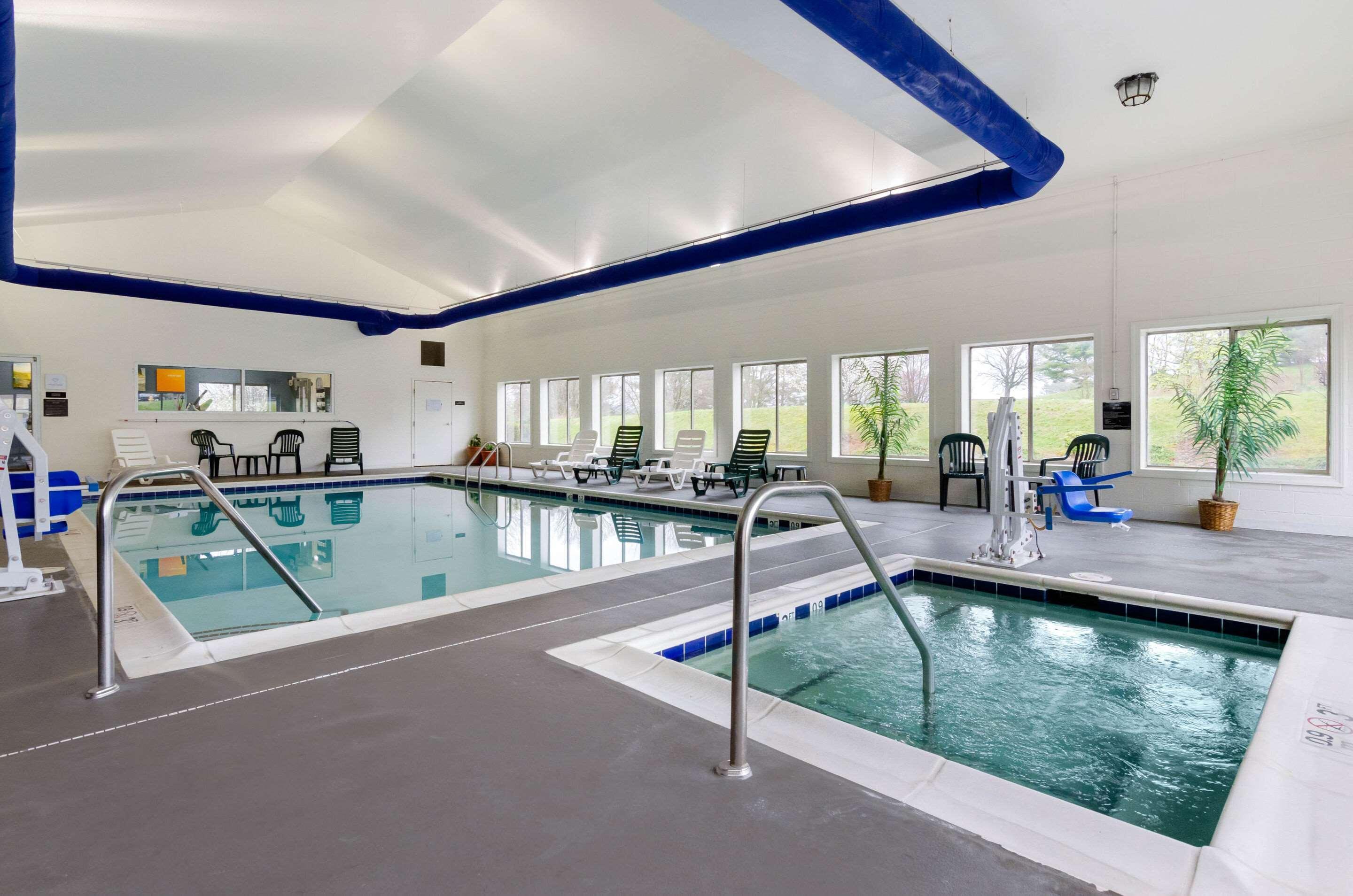 Comfort Suites Abingdon I-81 Экстерьер фото