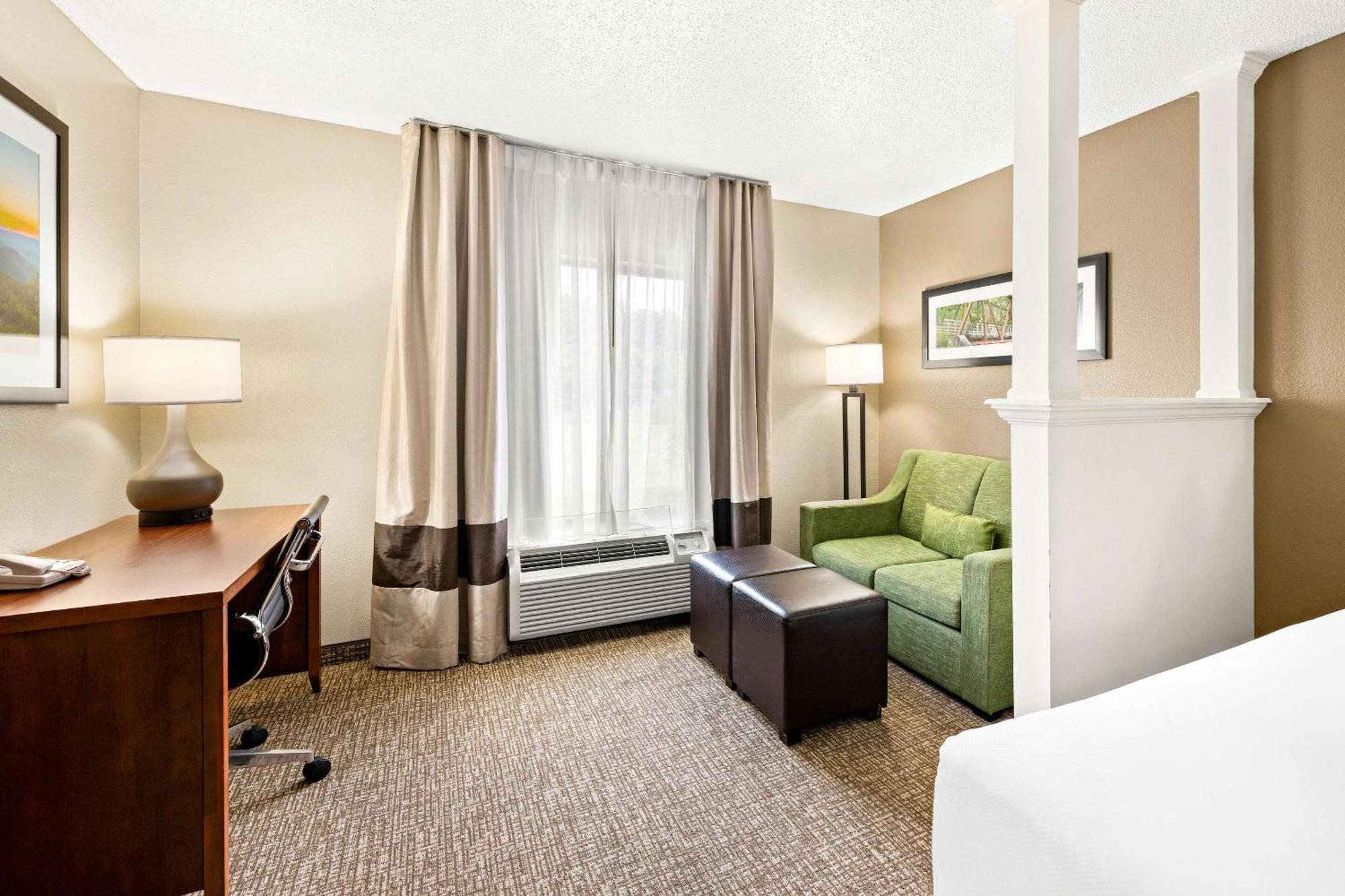 Comfort Suites Abingdon I-81 Экстерьер фото