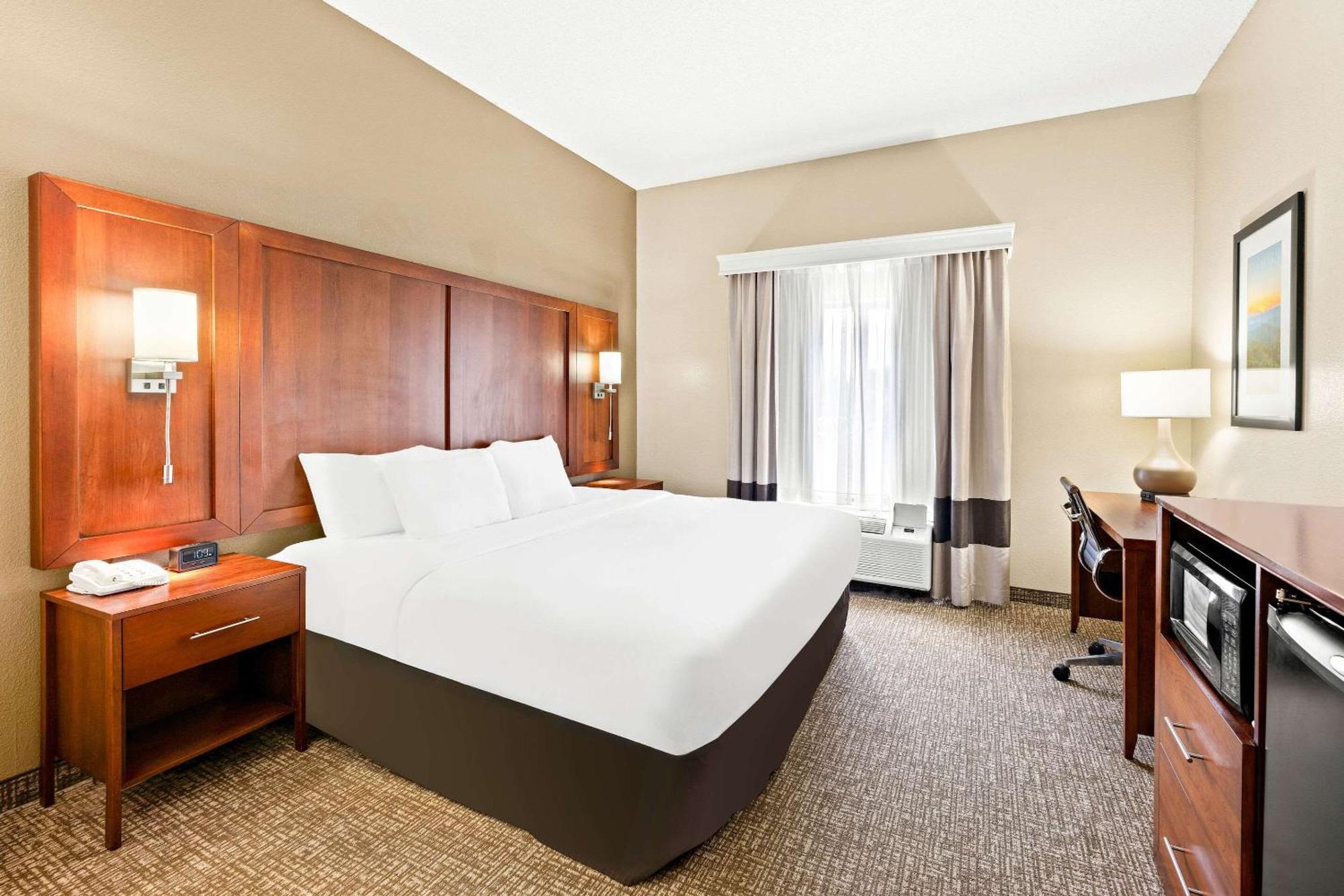Comfort Suites Abingdon I-81 Экстерьер фото