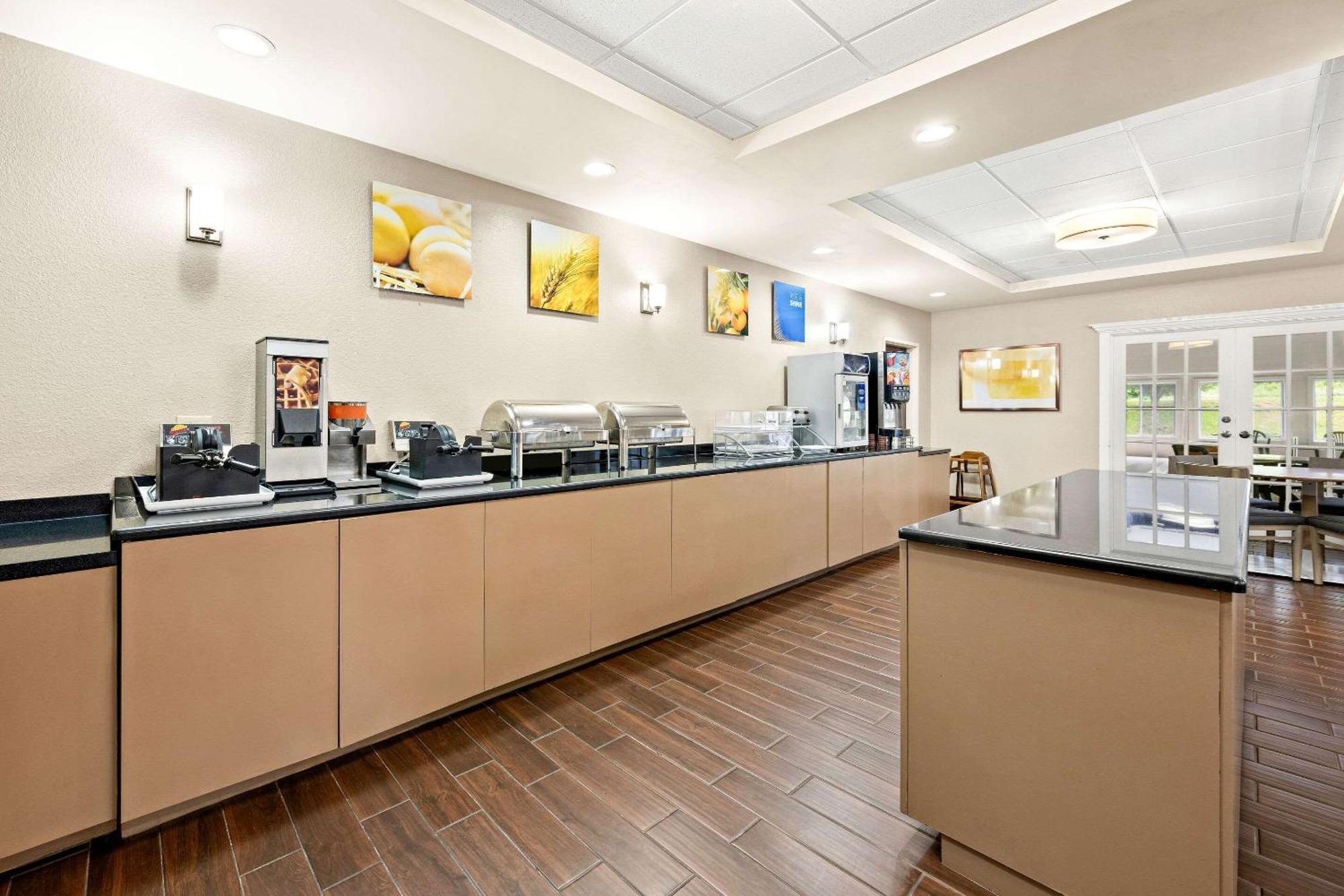 Comfort Suites Abingdon I-81 Экстерьер фото
