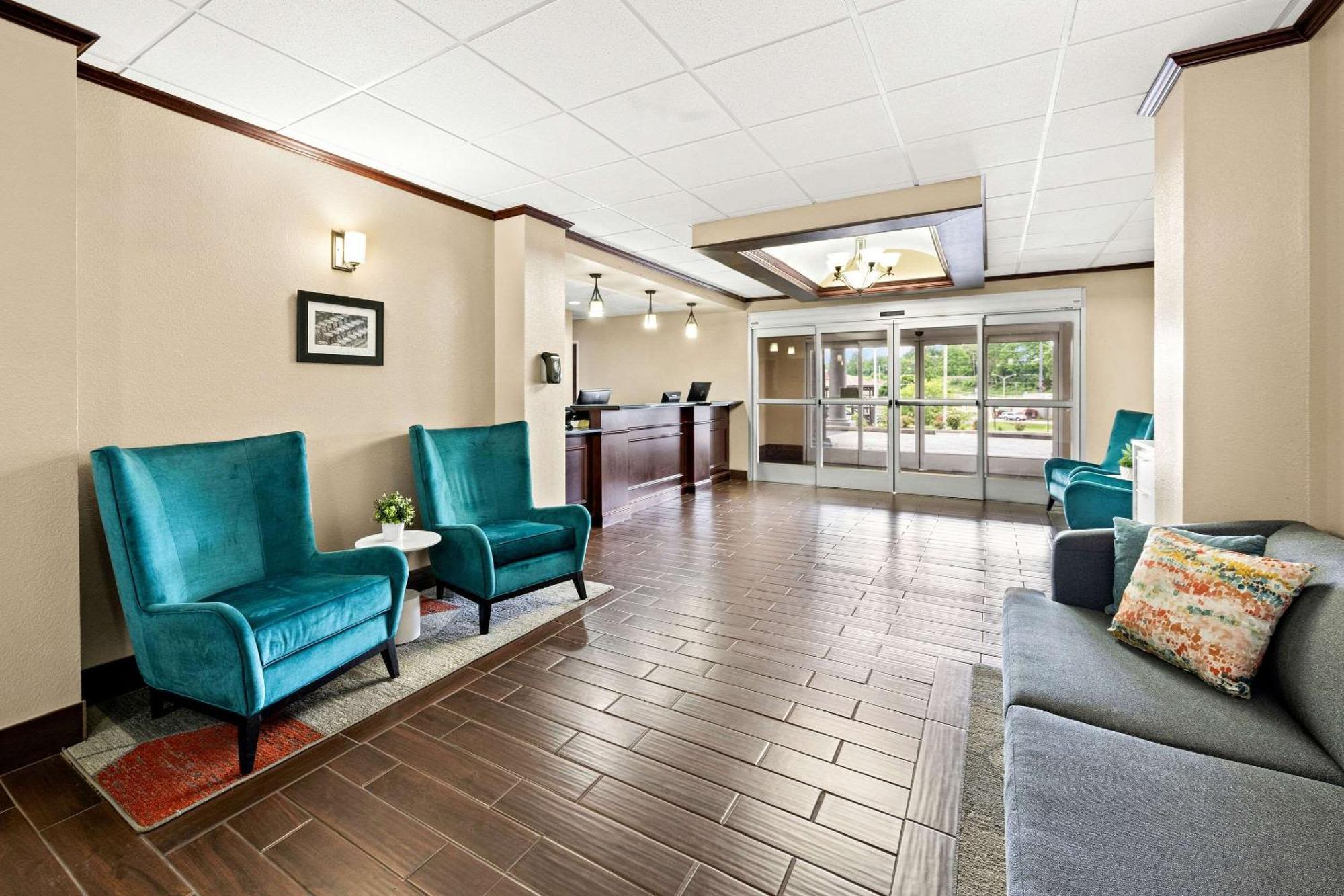 Comfort Suites Abingdon I-81 Экстерьер фото