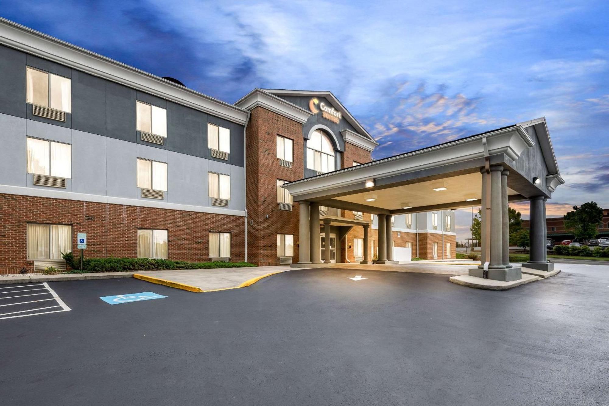 Comfort Suites Abingdon I-81 Экстерьер фото